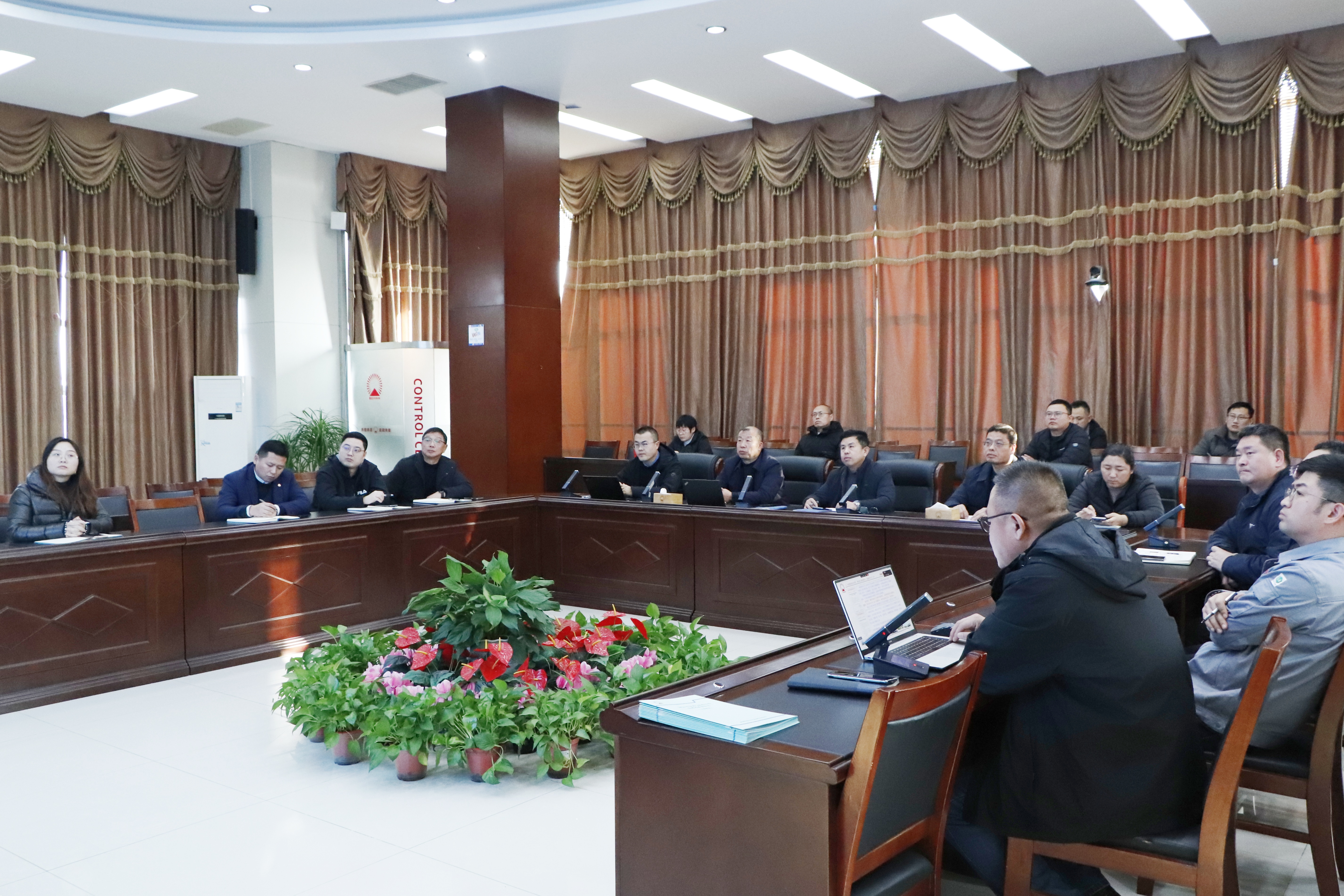 錨定安全底線 賦能高質(zhì)量發(fā)展 奧克股份召開 2026 年首次安全生產(chǎn)委員會會議